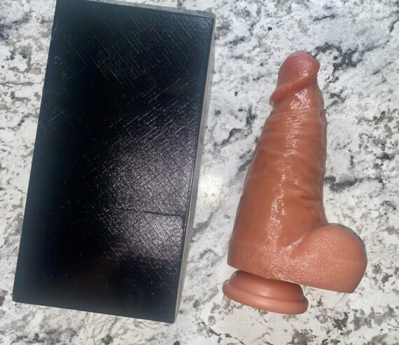 realistic-huge-dildo-sex-toys